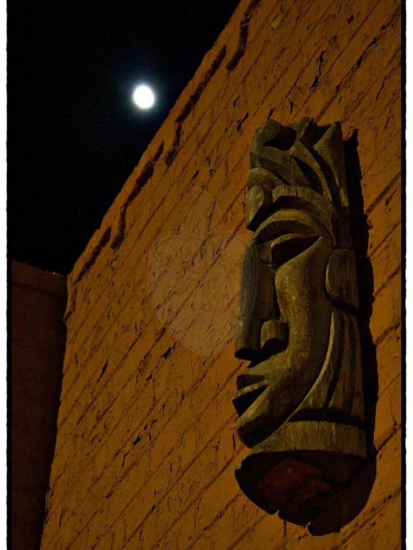 Moon mask
14-viii-025