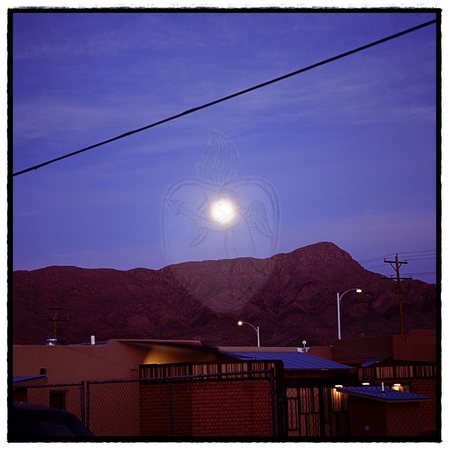 2024 Strawberry Moon on Film

#Hasselblad501c
#KodakE100