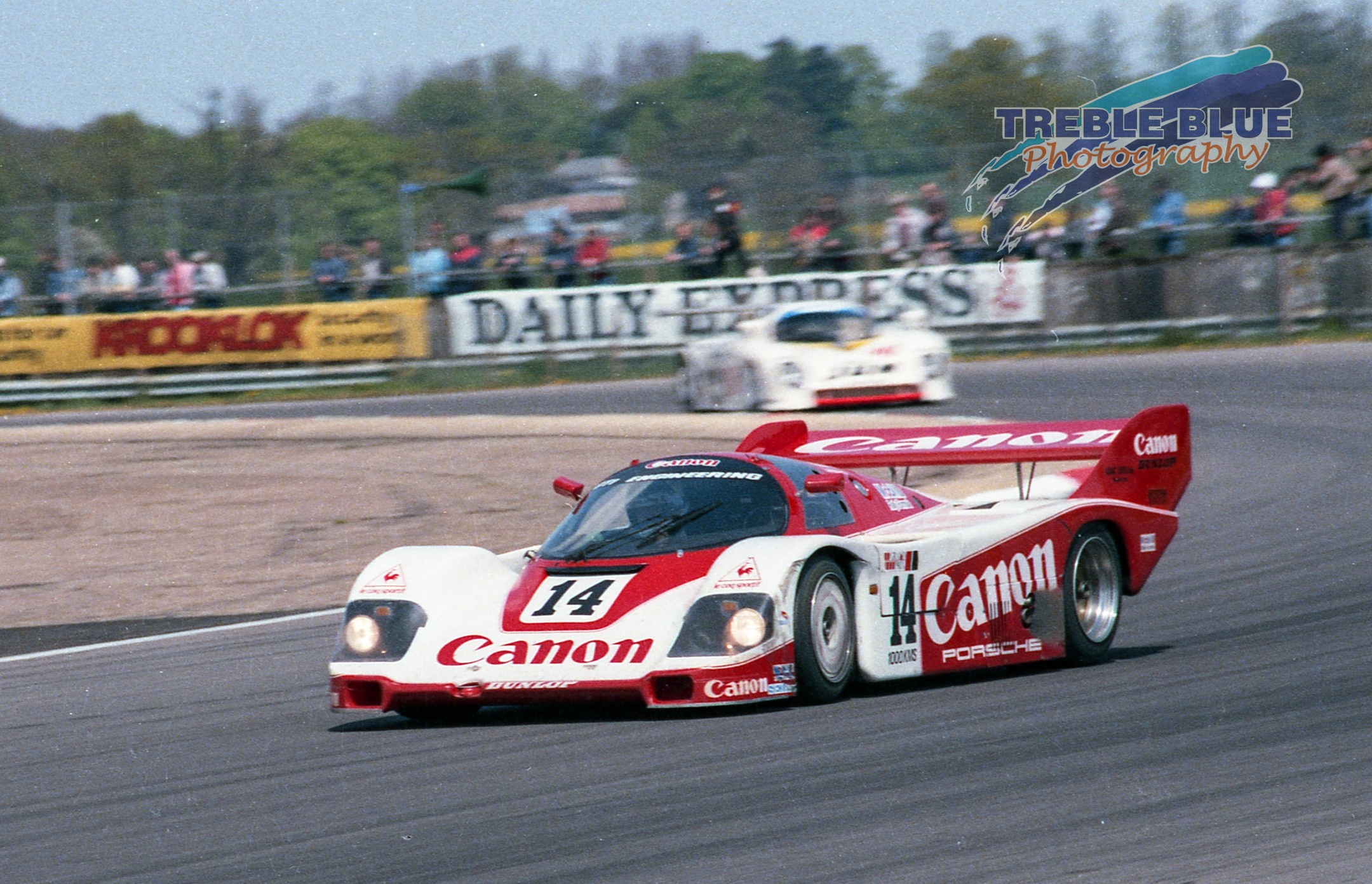 back to 1984 now, @silverstonecircuit 1000kms.
Jonathan Palmer driving the Rich...